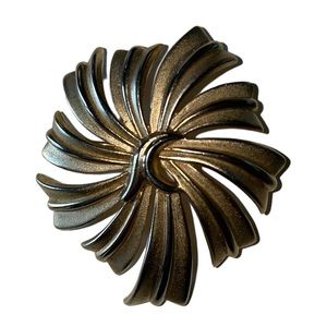 Vintage Crown Trifari Brooch, Gold Tone